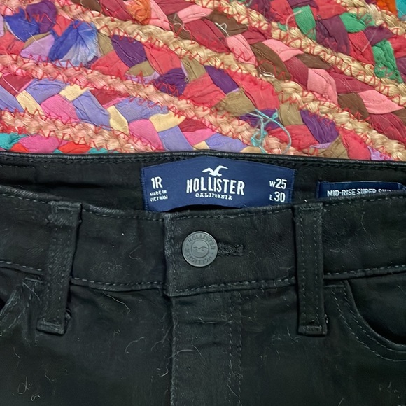 HOLLISTER women’s black ripped jeans - Picture 3 of 4